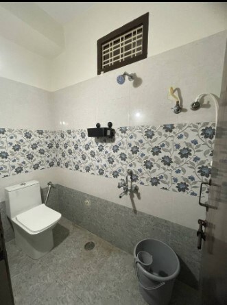 Anchor by Rumos | A Spacious, Well-Equipped 2BHK - Tap to explore photos