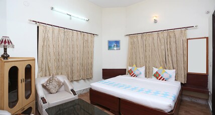 Divine Paradise Stay | WIFI | CAFE Room Type - Deluxe Room 1