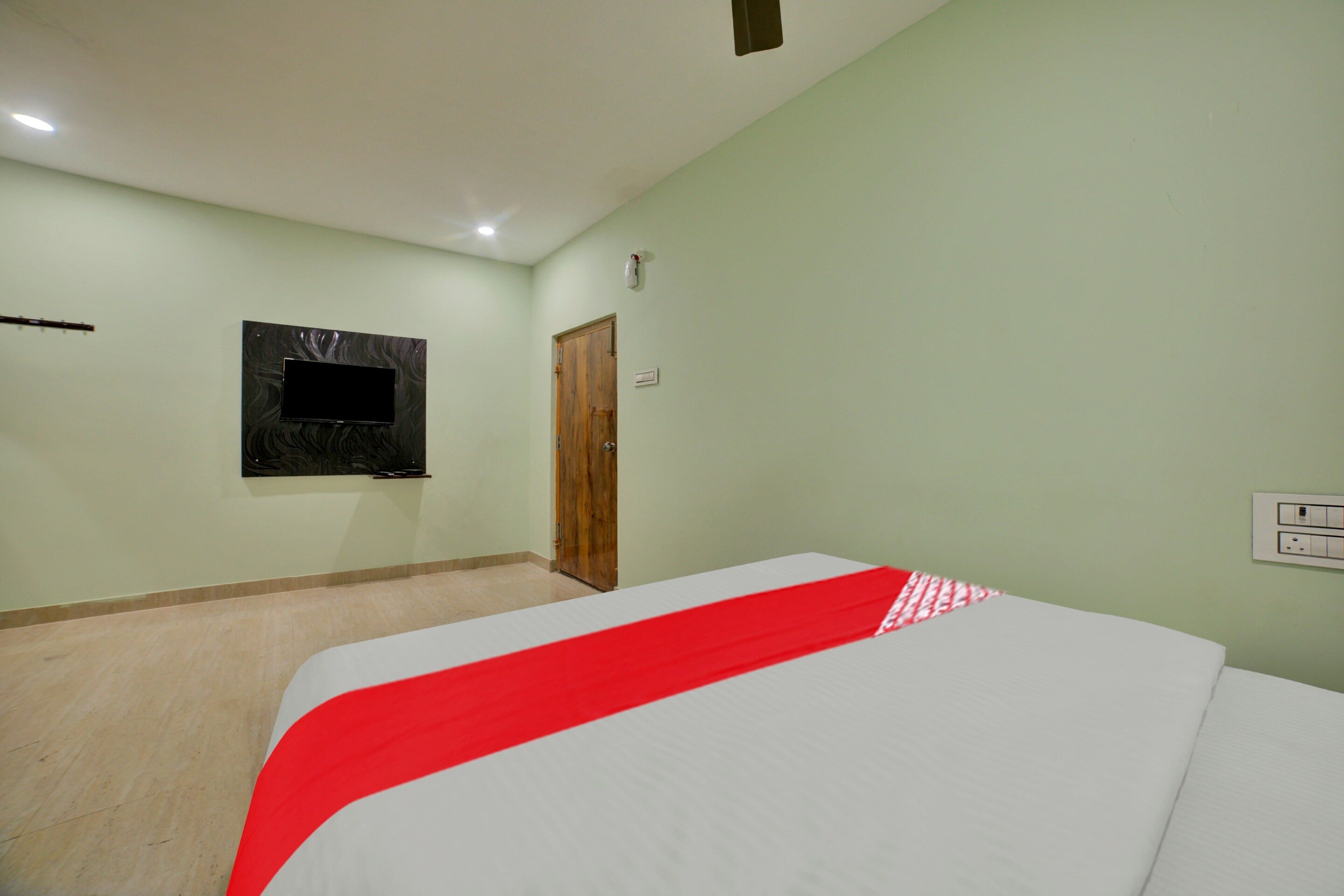 SPOT ON Sri Datta Grand Inn - Tap to explore photos