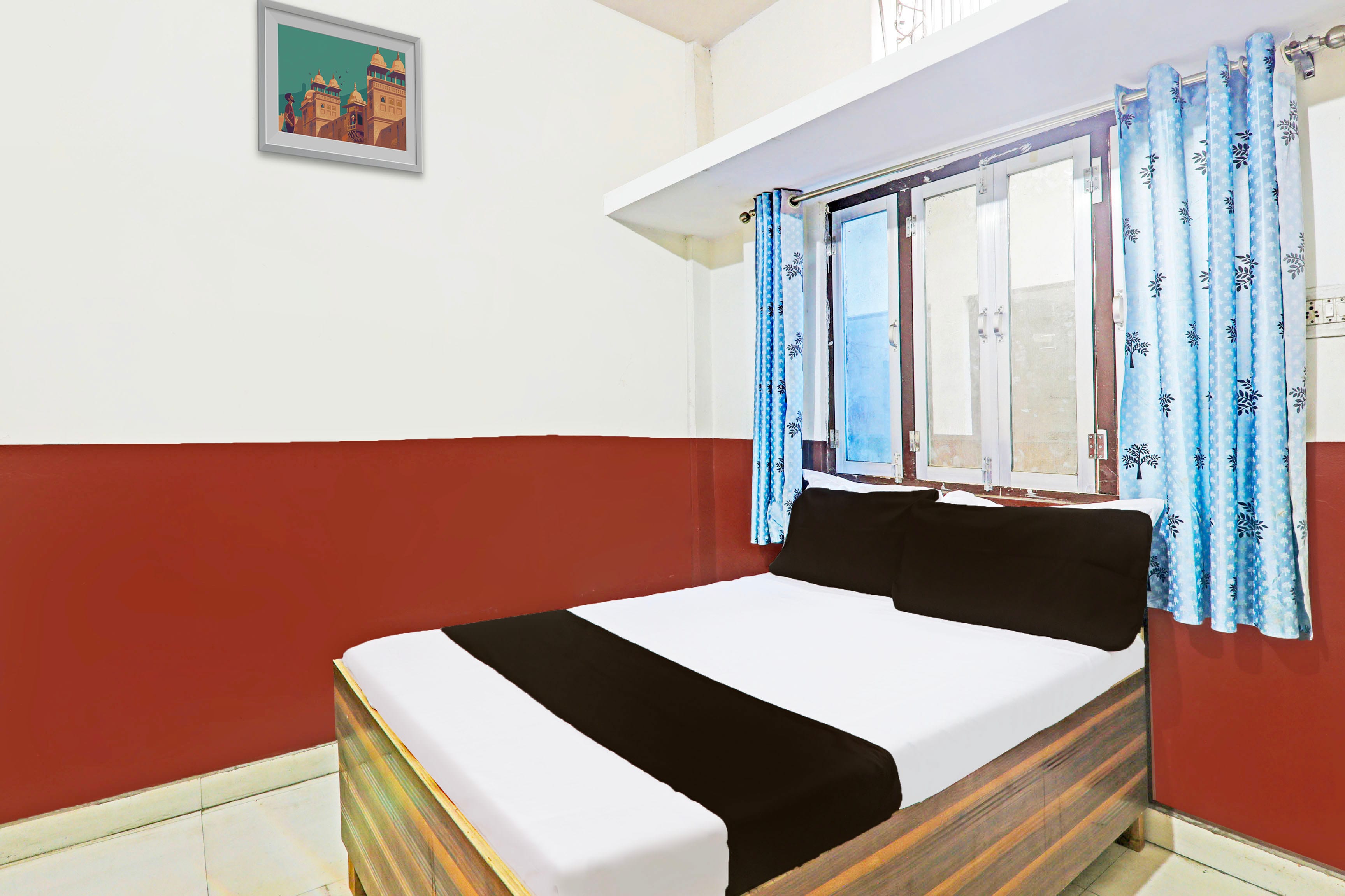 SPOT ON ROYAL GUEST HOUSE & RESTAURANT - Tap to explore photos