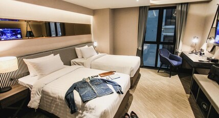 Vince Hotel Pratunam Room Type - Deluxe Discovery Twin Room