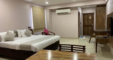 Hotel Radhe Room Type - GOLDEN ROOM