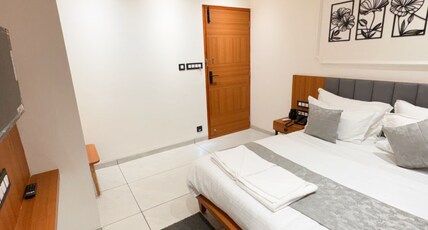Hotel Apollo inn Room Type - Deluxe Room