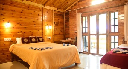 ROCKIT CAFE & STAY Room Type - Superior Triple Room