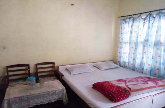 Bharat Guest House Govind Ghat - Tap to explore photos