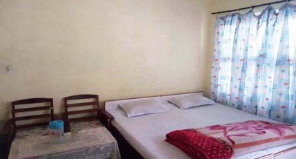 Bharat Guest House Govind Ghat Room Type - DELUXE DOUBLE BEDDED