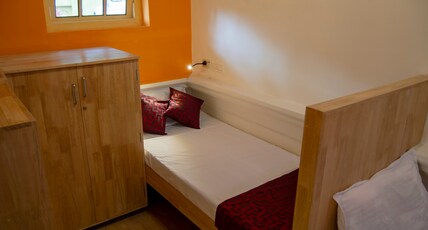 Roambay | Dorms & Cafe Room Type - Bed in 6 Bed Dorm Above Loft