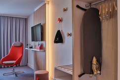 Holiday Inn Express M