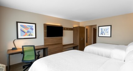 Holiday Inn Express & Suites Phoenix - Airport North Room Type - 2 Queen Standard Communications Accessible