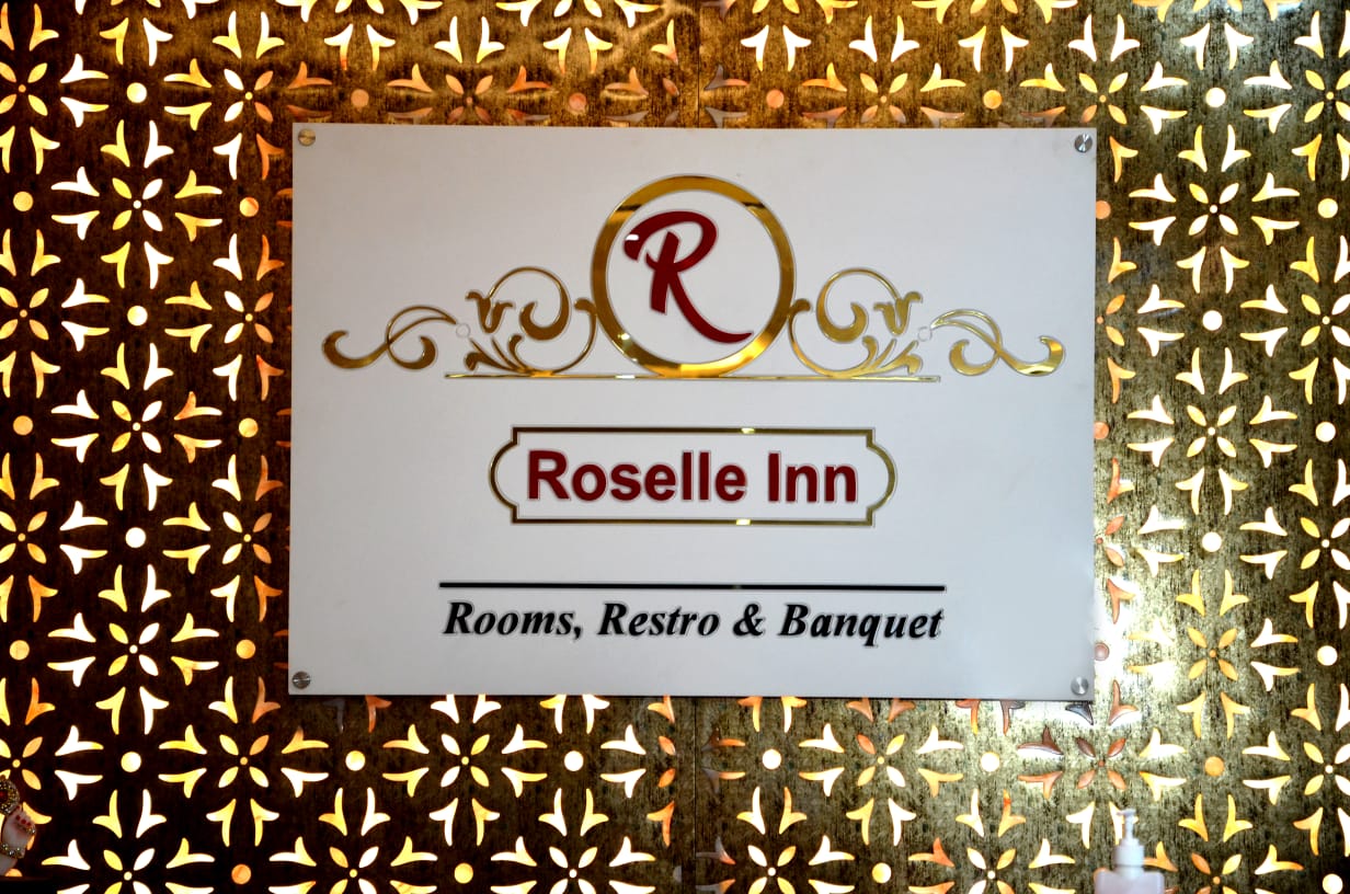 Hotel Roselle Inn - Tap to explore photos