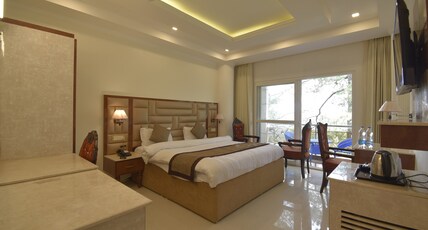 Hotel Royal Castle Room Type - Deluxe  Room with Balcony