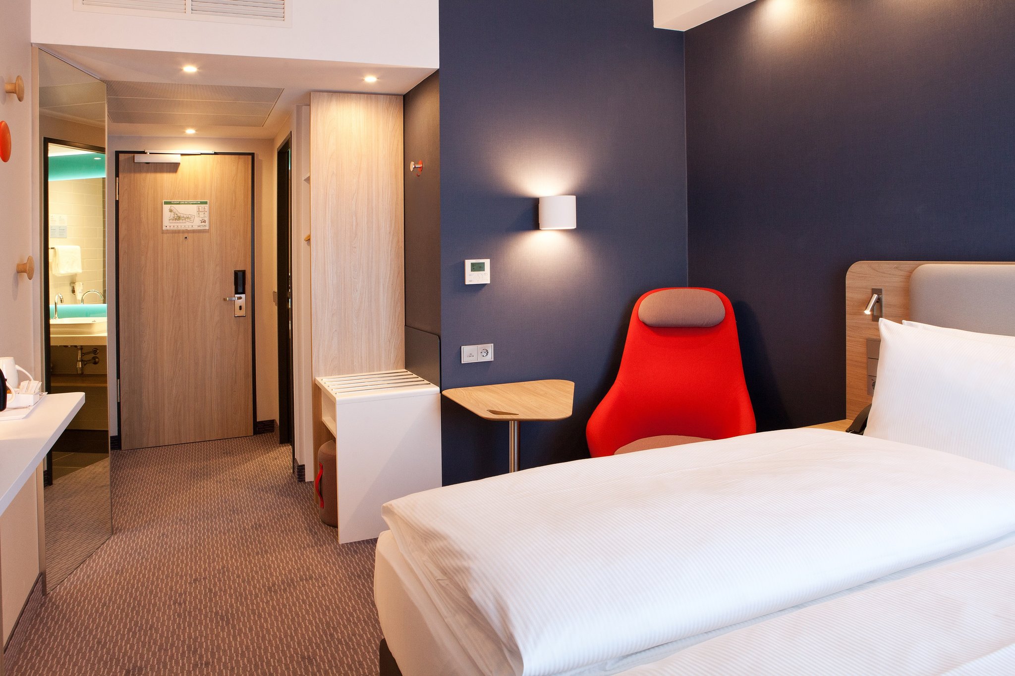 Holiday Inn Express MUNICH - OLYMPIAPARK - Tap to explore photos