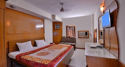 Hotel Flyover Classic Room Type - Classic Room Hotel Flyover Classic Room Type - Classic Room