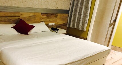 Hotel White Sqaure Room Type - Classic