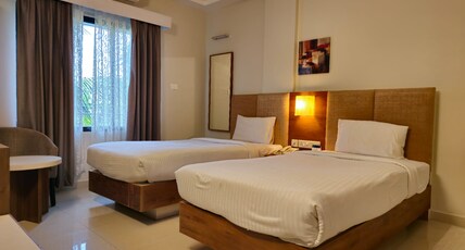Royal Residency by Whitestone Suites Room Type - Deluxe Twin bed