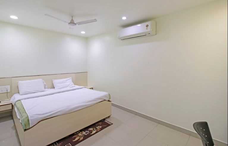 Hotel Savera Inn - Tap to explore photos