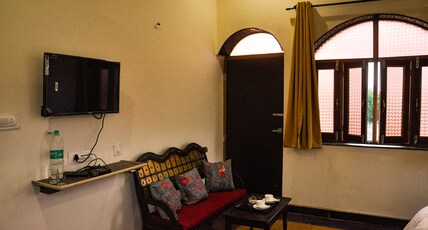 Hotel Vamdev Fort Room Type - Deluxe Double Room with Extra Bed