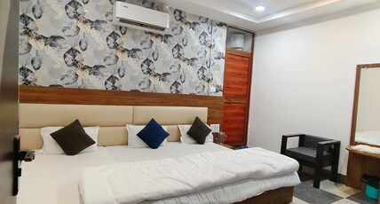 Buldana Urban Shree Ram Seva Bhakt Niwas Room Type - Deluxe Double Bed with balcony | 