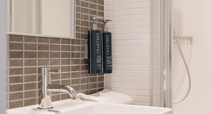 DoubleTree by Hilton Amsterdam Centraal Station Room Type - KING ROOM HIGHER FLOOR