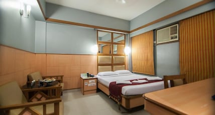 Sri Bharani Hotels Room Type - Deluxe AC Sri Bharani Hotels Room Type - Deluxe AC