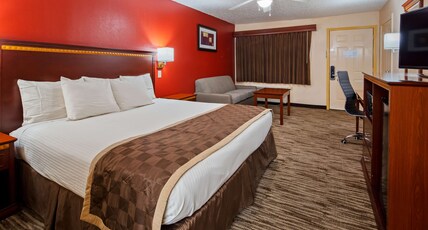 Best Western Executive Inn Room Type - Accessible - 1 King, Mobility Accessible, Communication Assistance, Bathtub, Non-Smoking, Continenta