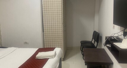 Hotel Avalon Palace By GRB Room Type - Deluxe Room