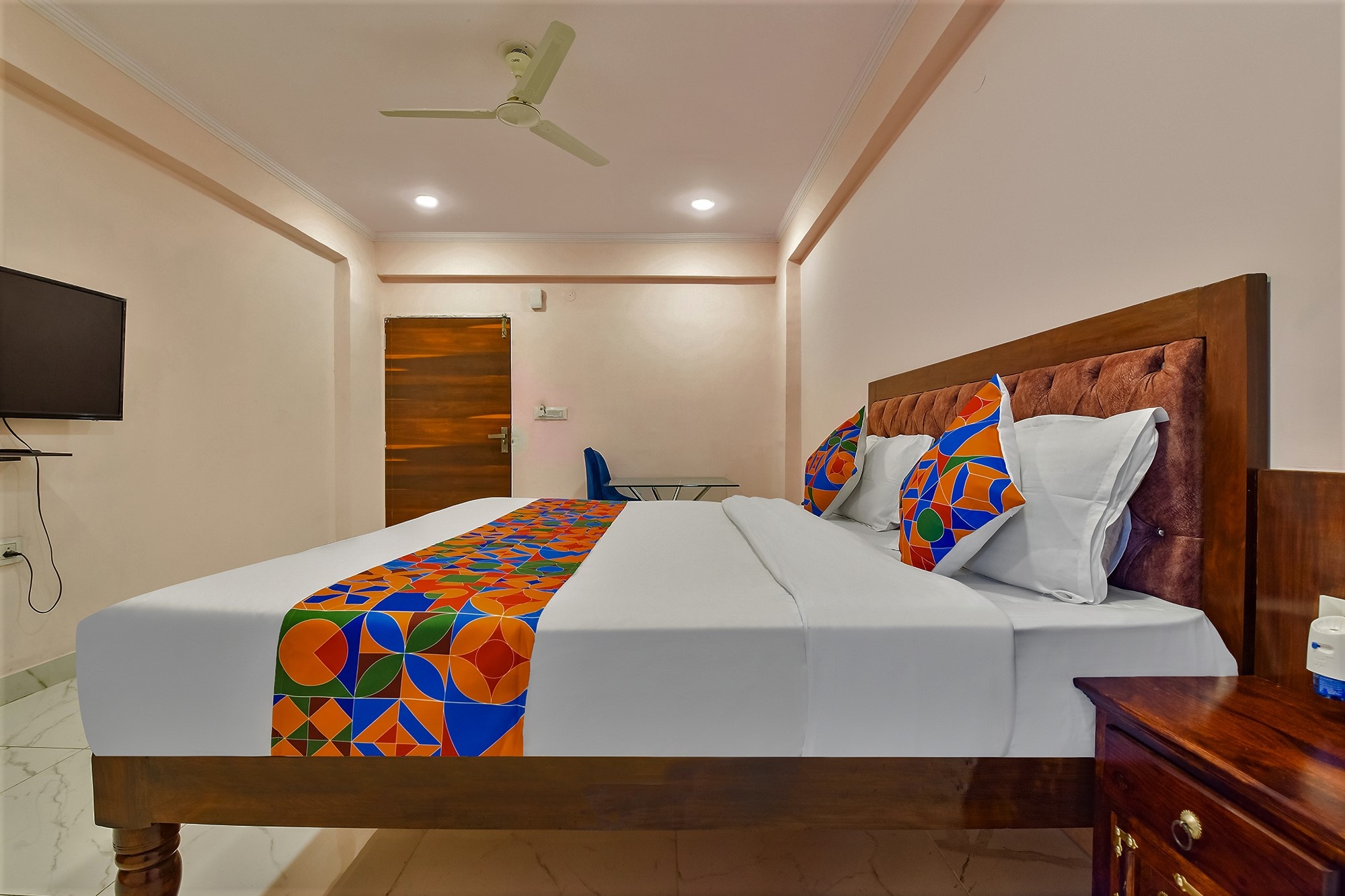FabHotel JBS Heritage - Tap to explore photos