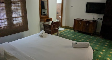 ESAKKI HIGH VIEW RESORTS Room Type - IV BED FAMILY COTTAGE ESAKKI HIGH VIEW RESORTS Room Type - IV BED FAMILY COTTAGE