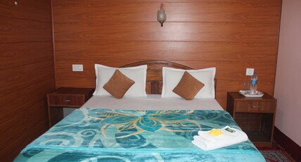 Happy Valley Homestay Room Type - Standard Double Room with Attached Washroom
