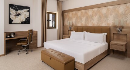 Carlton Al Moaibed Hotel, an IHG hotel Room Type - 1 Super King Suite Balcony