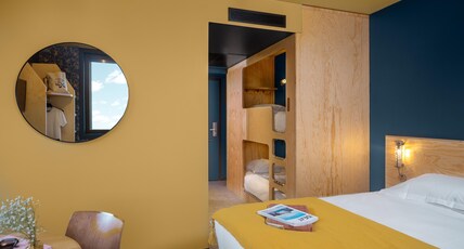 Eklo Hotels Paris Porte de Versailles Room Type - Eklo Family for 4 persons with Eiffel Tower View Eklo Hotels Paris Porte de Versailles Room Type - Eklo Family for 4 persons with Eiffel Tower View