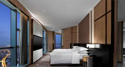 Hilton Jiaxing Room Type - KING EXECUTIVE SUITE