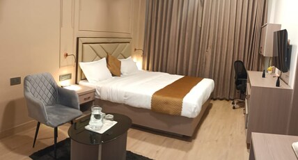 Burrows Stay Room Type - City View Deluxe Room