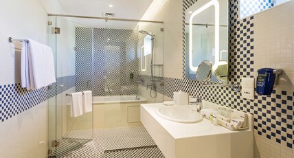 Park Inn by Radisson Hotel & Residence Duqm Room Type - Apartment - One Bedroom, Terrace amp; Sea View