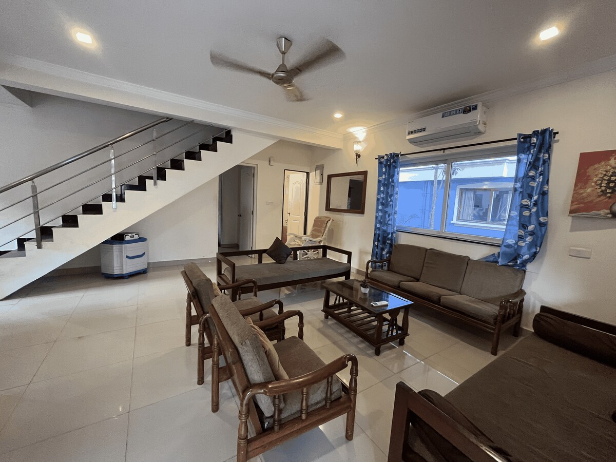 Comfortable 3BHK Villa w/ pool 8min walk to beach - Tap to explore photos