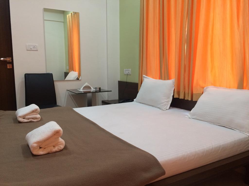 Hotel Shivas Inn - Tap to explore photos