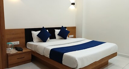 HOTEL SKYLINE Room Type - DELUX AC