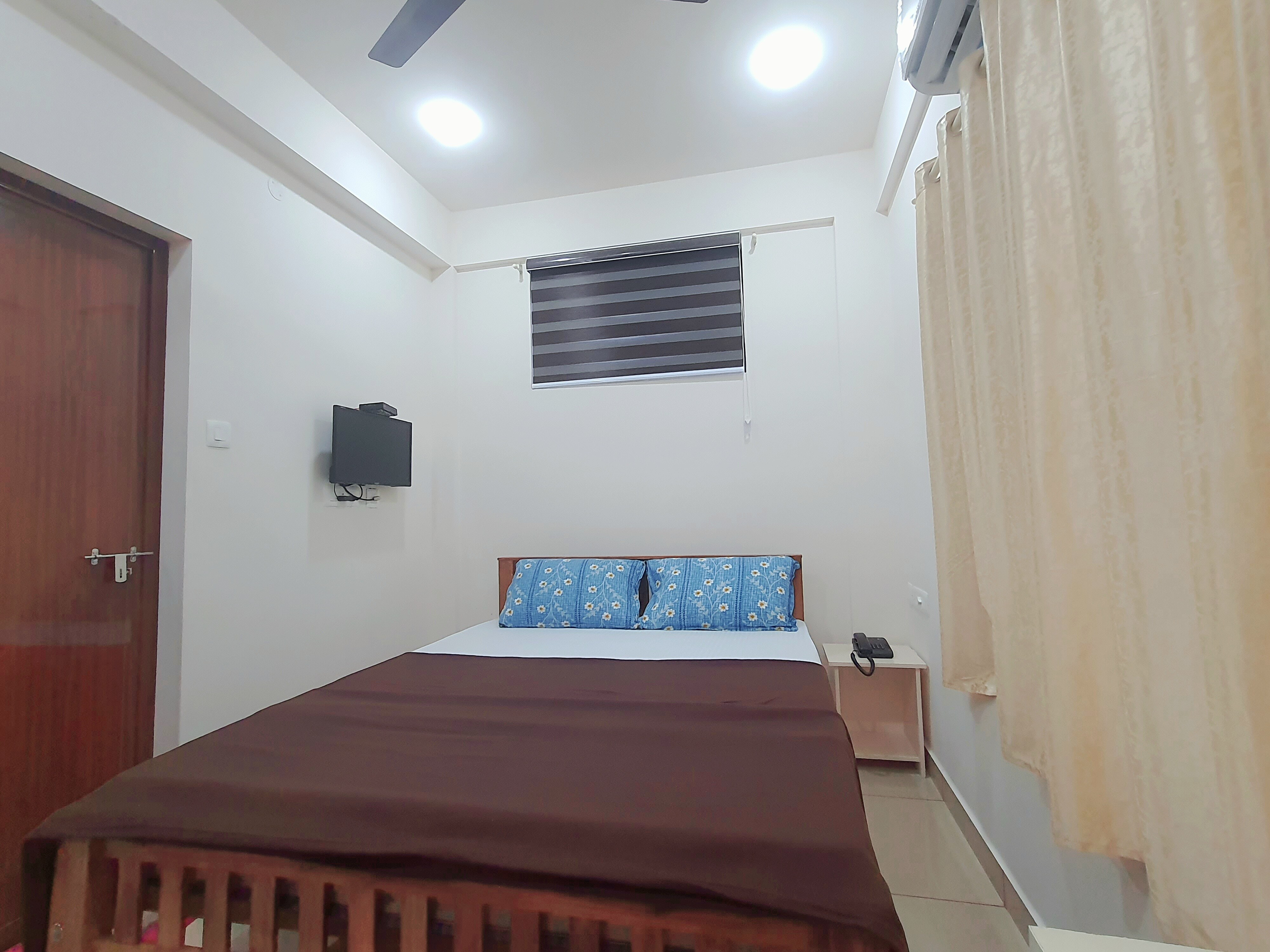 Uthram Residency - Tap to explore photos