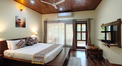 Resort Borgos Room Type - Burapahar Premium Room