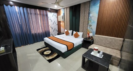 Hotel Jagdamba Room Type - Royal Suite Room