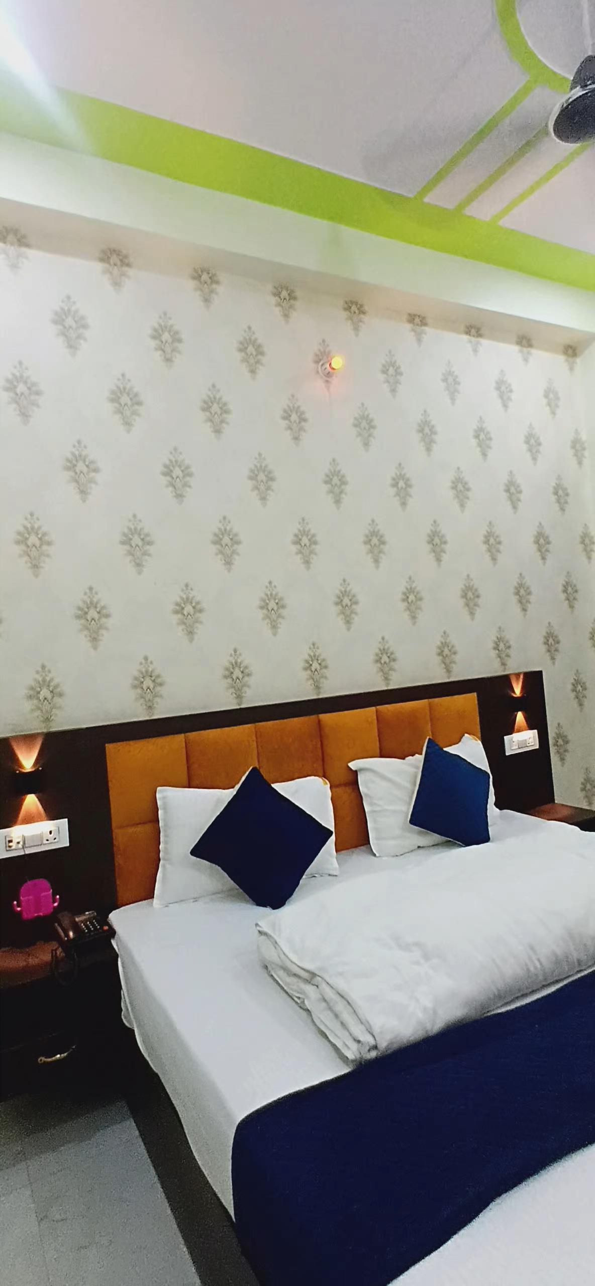 HOTEL RAMAYANAM PALACE - Tap to explore photos