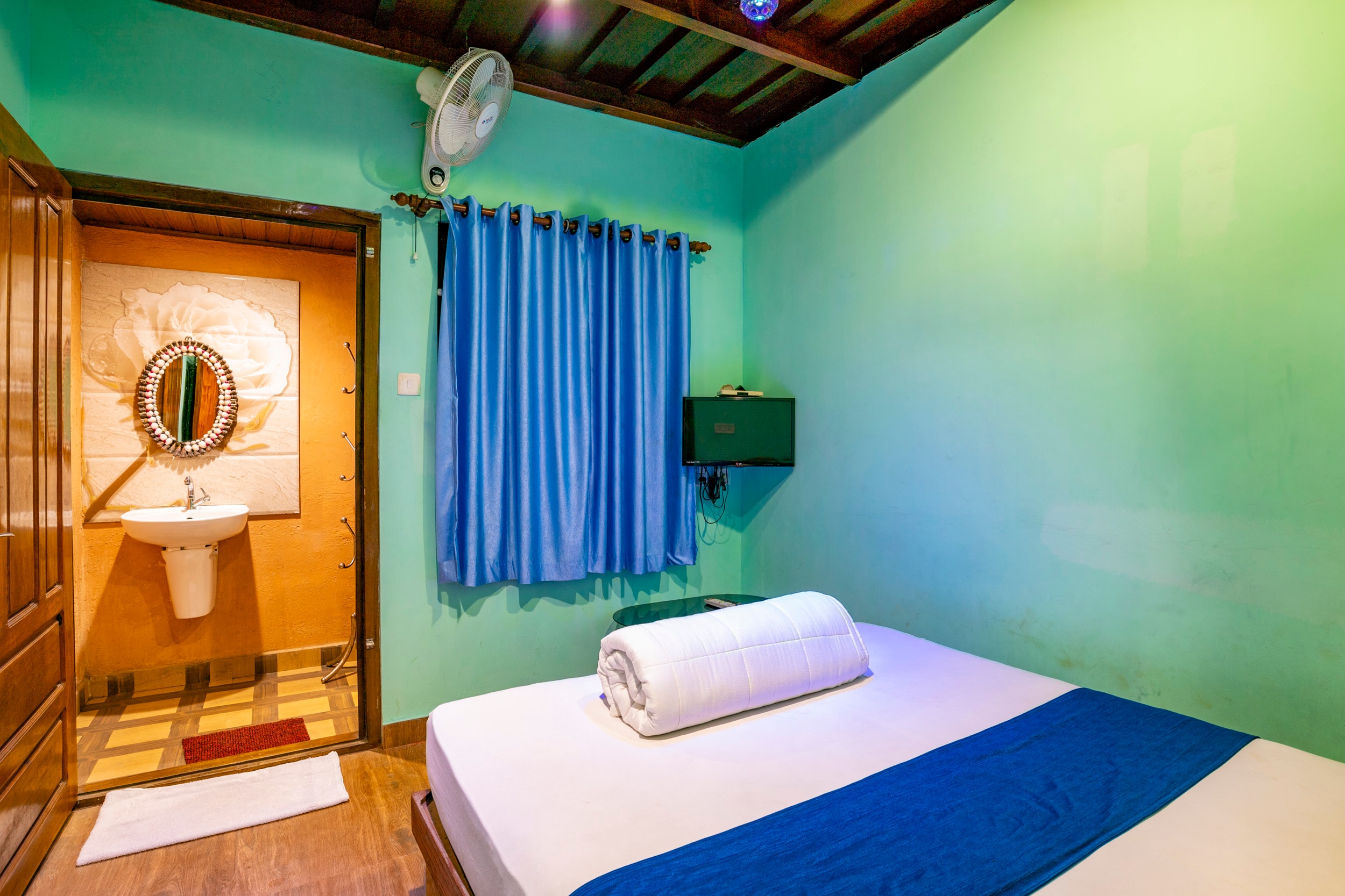 Ansmariya Holidays | Rooms in a Homestay - Tap to explore photos
