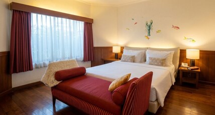 Birds and Bees Resort Pattaya Room Type - Poolside Suite Birds and Bees Resort Pattaya Room Type - Poolside Suite