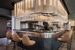 Radisson RED Hotel London Heathrow