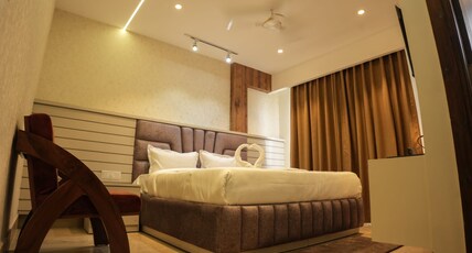 HOTEL LIME TREE Room Type - DELUXE ROOM