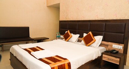 Hotel Neelam Room Type - Standard Room AC