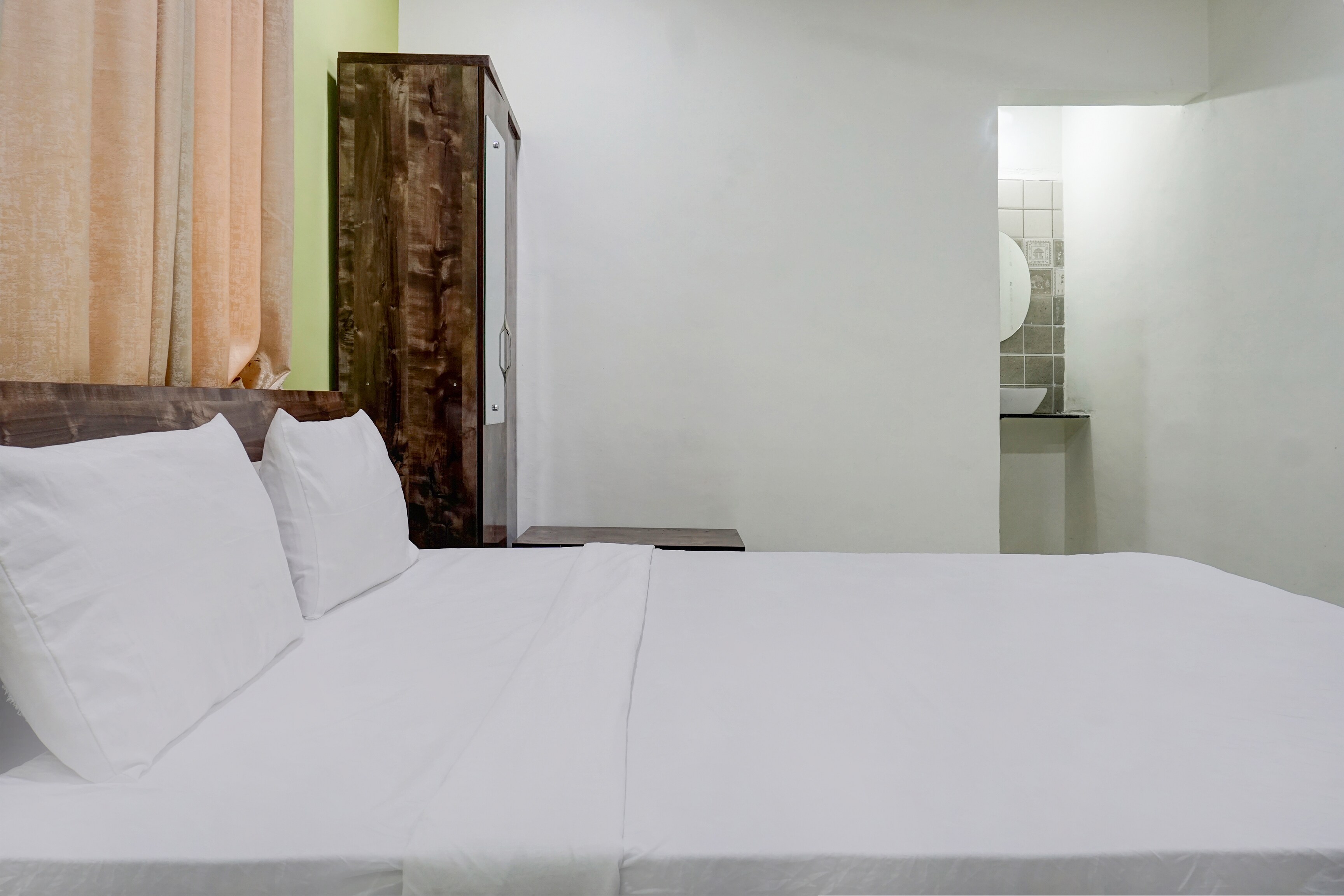 Hotel O Mango Tree Lodging - Tap to explore photos