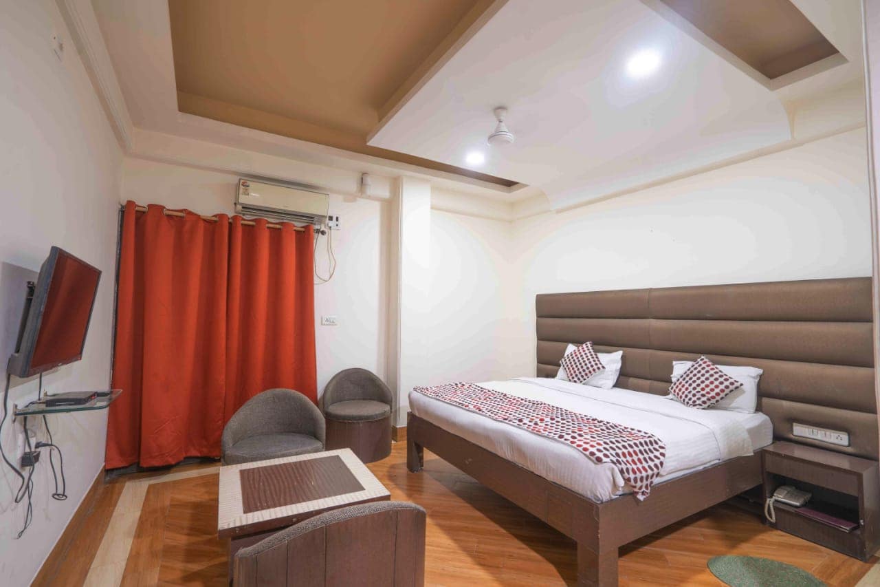 Hotel Jeet Residency - Tap to explore photos