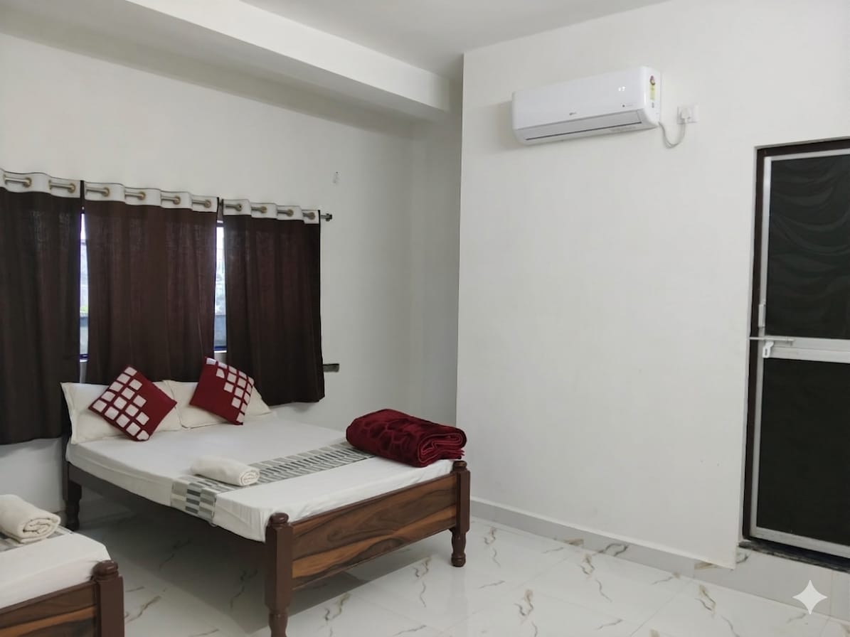 ASHUTOSH HOMESTAY - Tap to explore photos