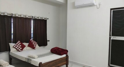 ASHUTOSH HOMESTAY Room Type - 5 BED AC ROOM